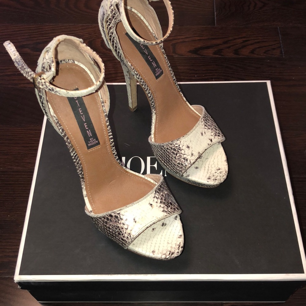 Steven by Steve Madden heels in cream and brown.